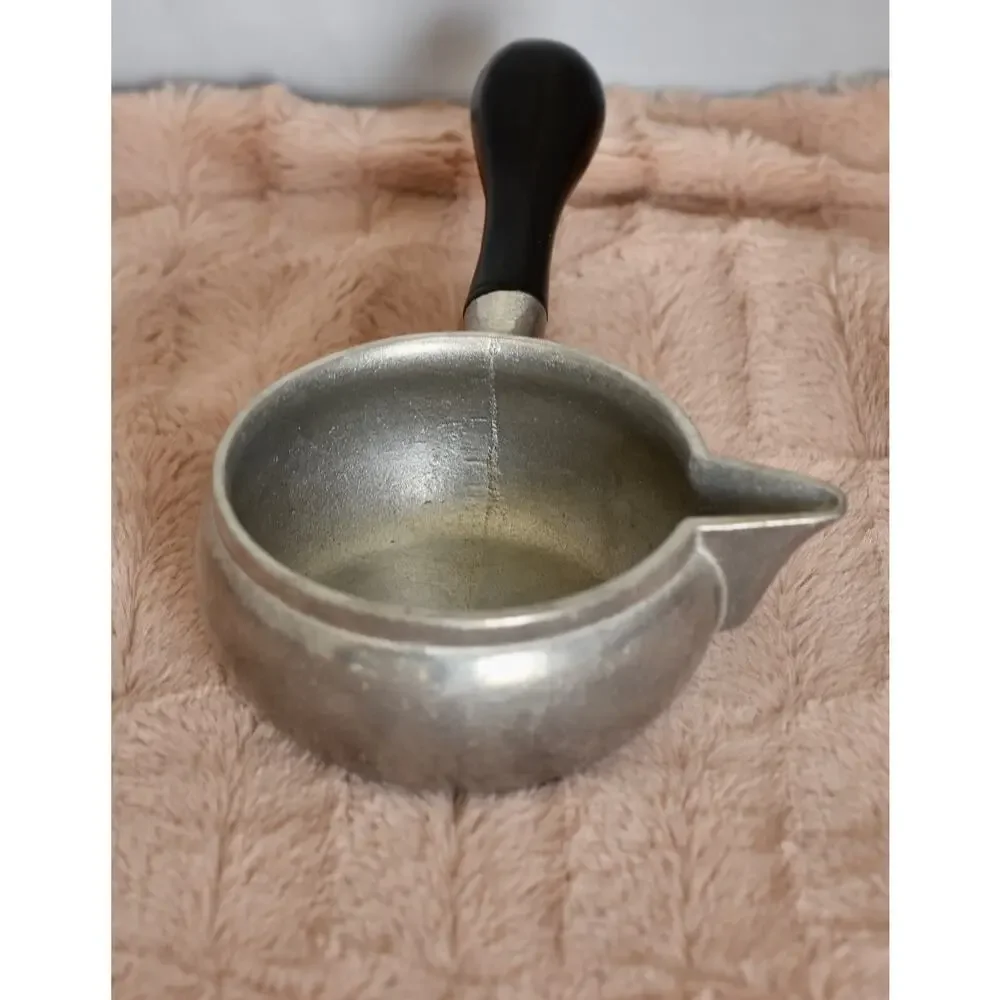 WILTON ARMETALE RWP, Pewter Gravy Butter Sauce Pan W/ Spout Black Handle